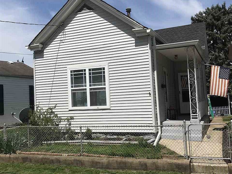 1st image of 611 8th Ave