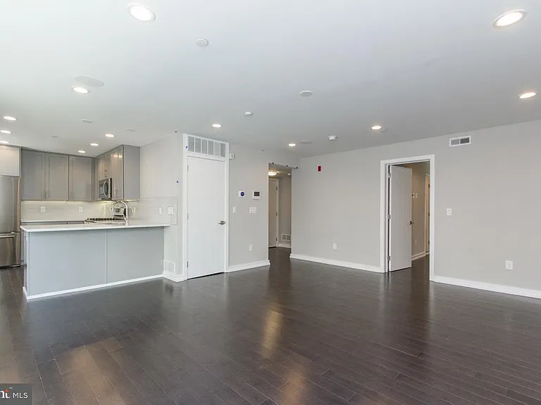 716 S Sartain St #2 — Photo 7