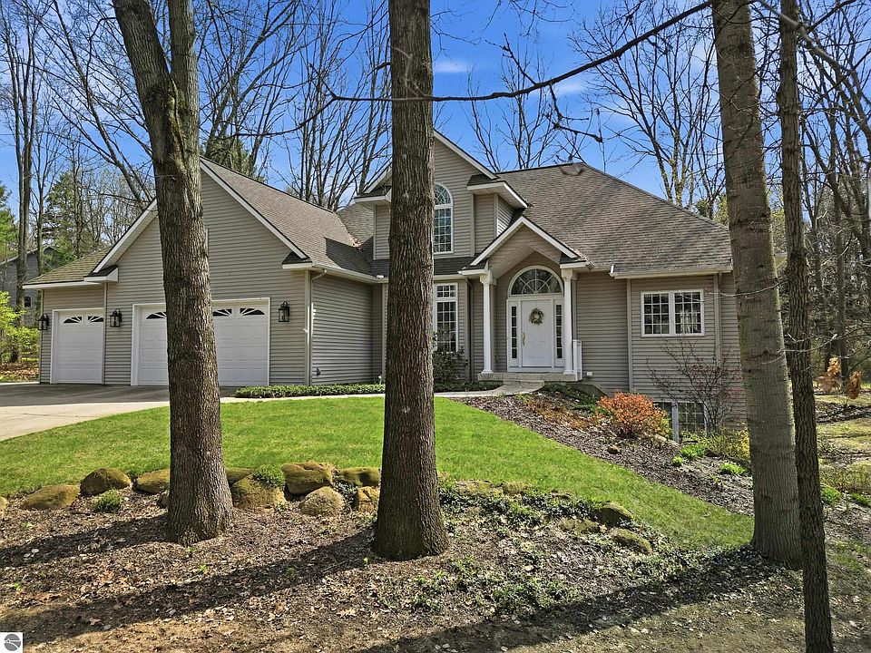 1st image of 5859 Dix Dr NE
