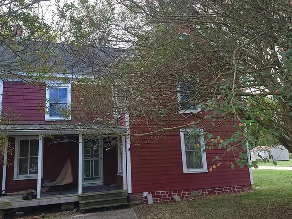 34 Main St, Wachapreague, VA 23480