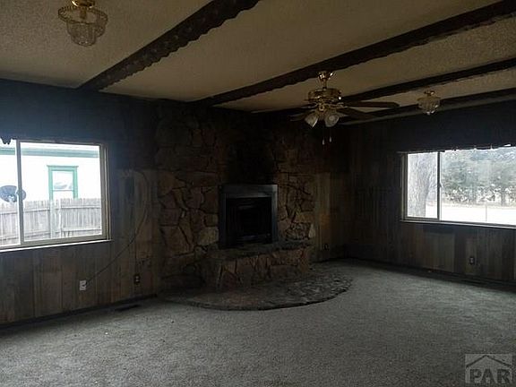 4th image of 221 Ash St