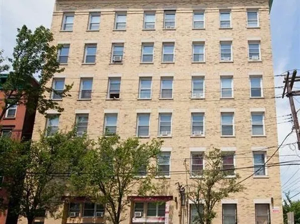 319 Barrow Street image 1 of 15