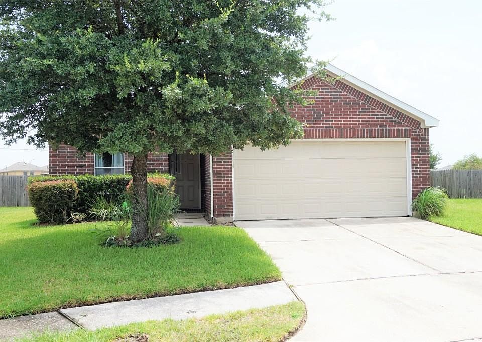 1st image of 822 Remington Walk Ct