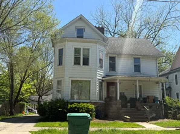 305 East St, Three Rivers, MI 49093