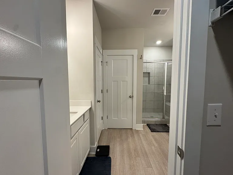 104 Greensdale Ln — Photo 17
