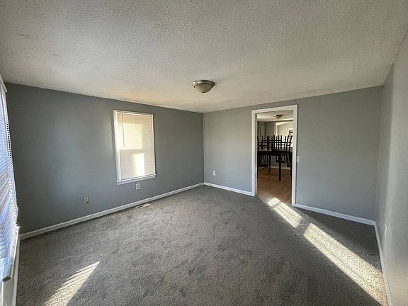 2nd image of 1016 S Woodbury St
