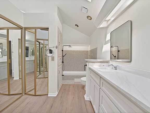3rd image of 4021 Winter Park Ln