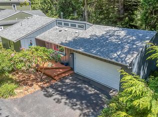 186 SW The Pines Dr, Depoe Bay, OR 97341