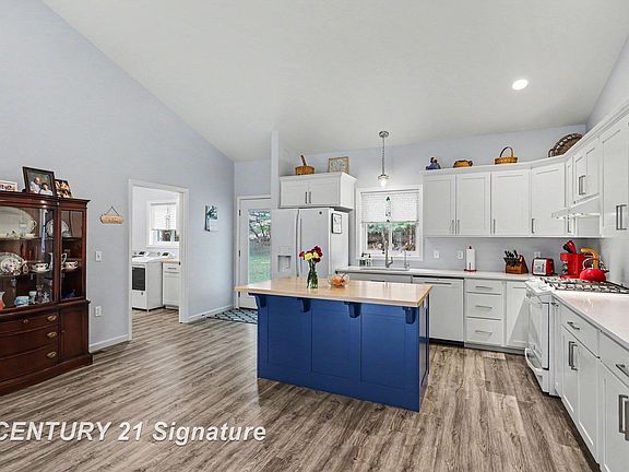 5th image of 2238 Fox Run Rd