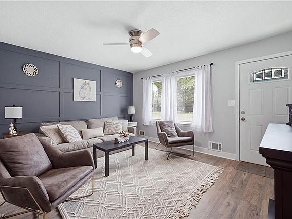 5th image of 222 Easton Dr