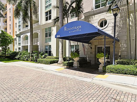 3rd image of 804 E Windward Way APT 723