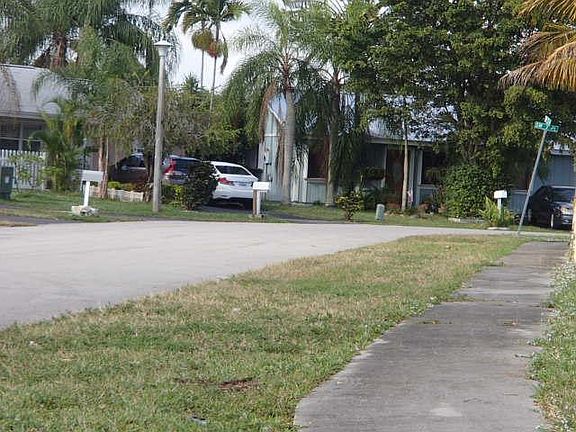 4th image of 7817 SW 8th St