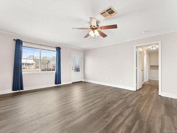 5th image of 210 Noma Ln