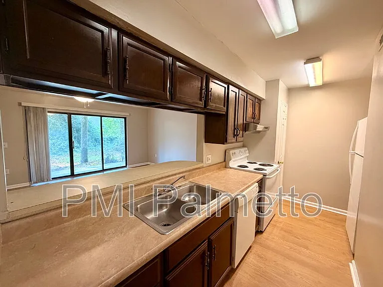 33 Chestnut Ferry Rd #105 — Photo 6