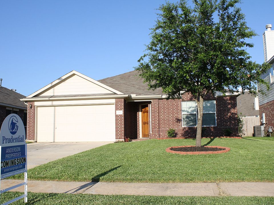 1st image of 24922 Sandusky Dr