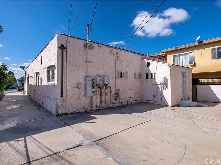4533 Saturn St — Photo 6