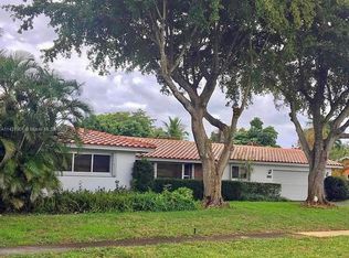 740 Ridgewood Ln, Plantation, FL 33317