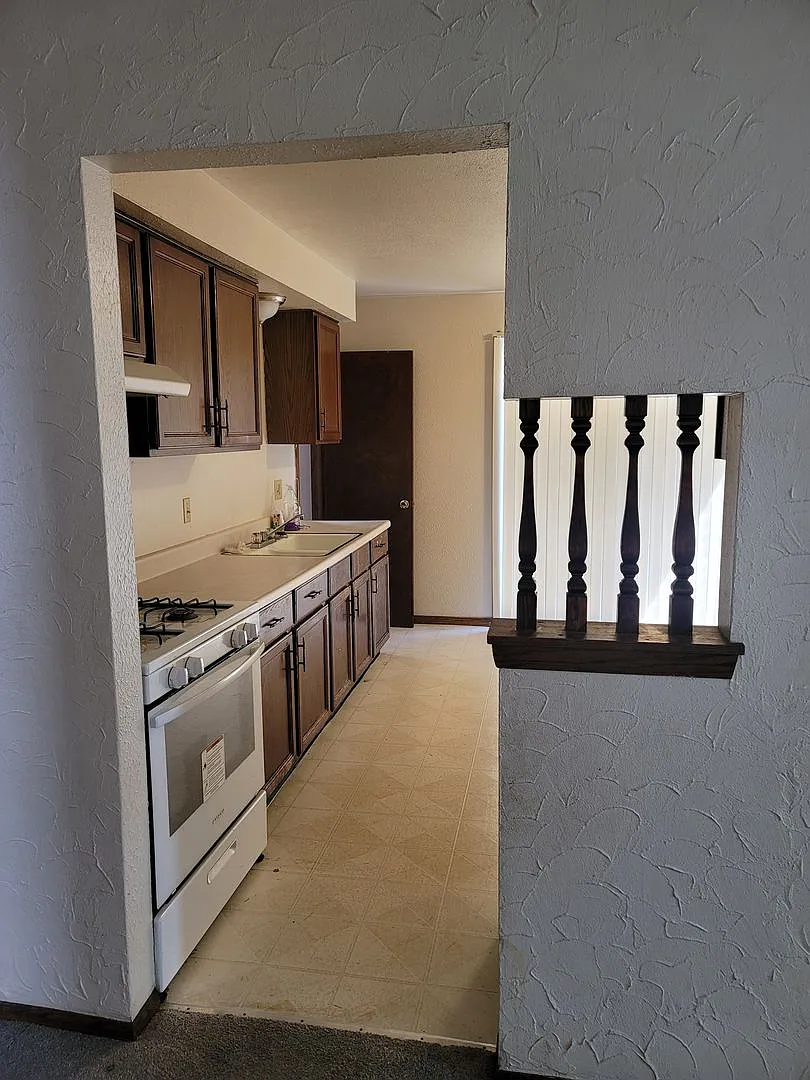5730-5732 N. 94th Street — Photo 4
