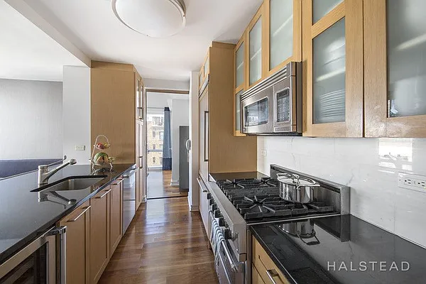 Sold by Halstead Real Estate | media 6