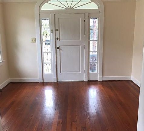 2nd image of 2222 Monterey St