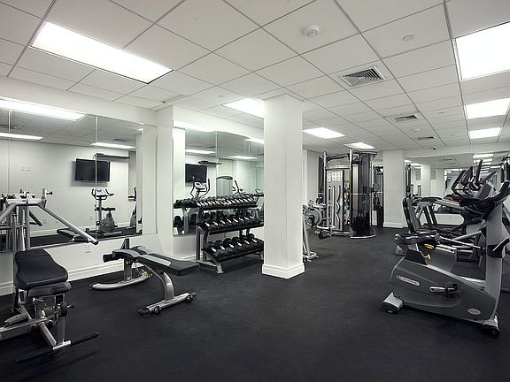 5th image of 65 Washington St APT 2c