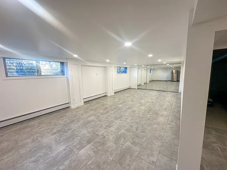 36 Roosevelt Ave — Photo 17