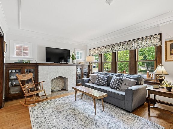 5th image of 4030 N Larkin STREET