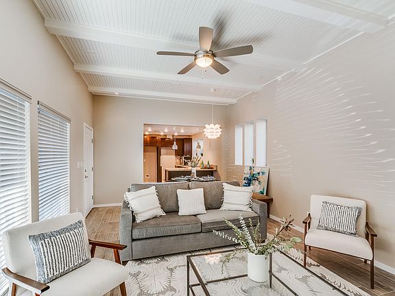 2nd image of 4004 Camelot Heights Dr #C