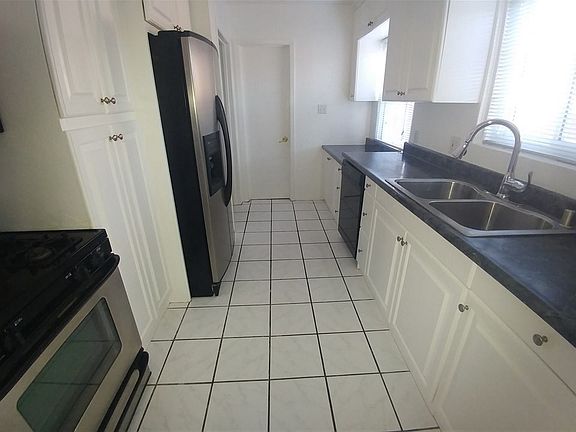 5th image of 242-44 I St