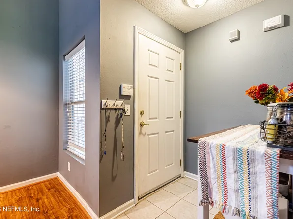 6087 MAGGIES Circle #112, Jacksonville, FL 32244