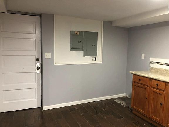 5th image of 4300 S Sawyer Ave #G