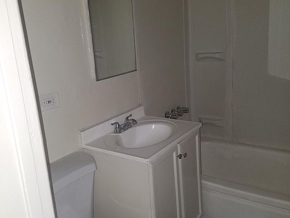 3rd image of 962 N Mountain View Ave APT 07