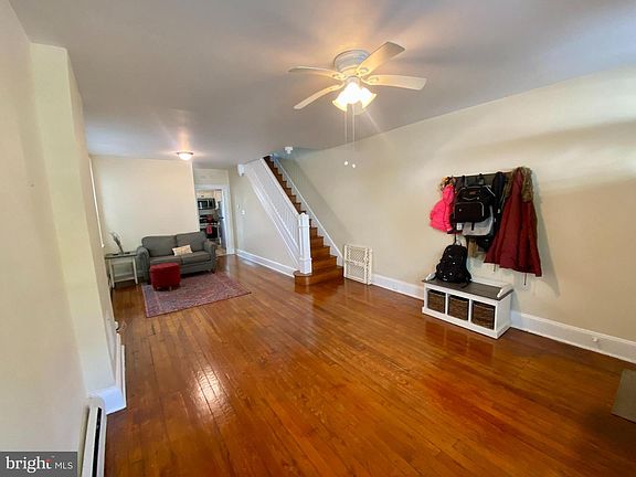 4th image of 564 Coates St