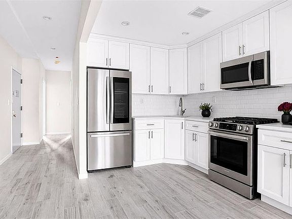 3rd image of 506 Van Nest Ave #3