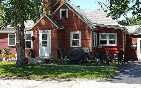 2nd image of 528 Hillcrest Ter
