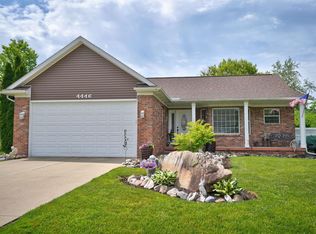 4446 Pine Creek Dr, Burton, MI 48519
