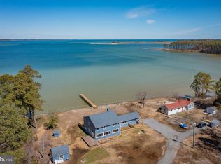 199 Foxwells Ln, White Stone, VA 22578