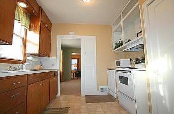 4th image of 518 E Blue Earth Ave