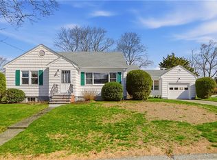 24 Kearns Ave, Tiverton, RI 02878