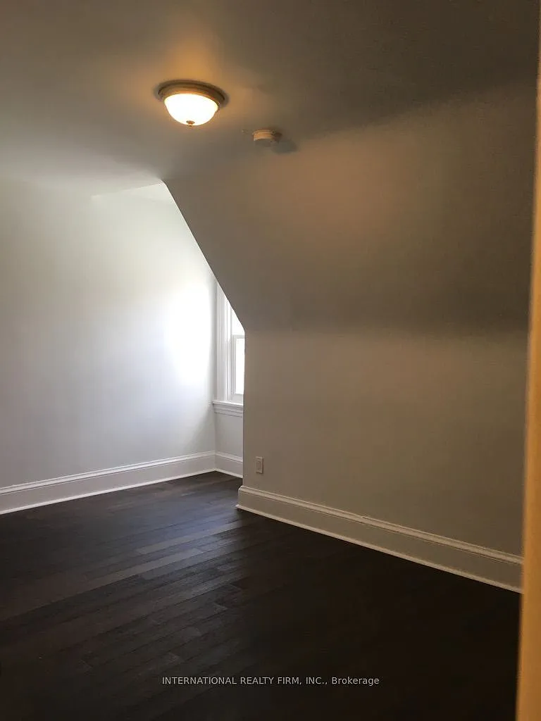 4 bed, $3,490 — Photo 2