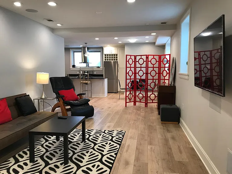 6306 Wisconsin Ave — Photo 14
