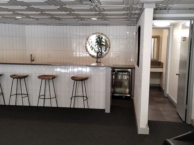 740 N Kings Rd #224 — Photo 38