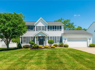 9 Hidden Trl, Lancaster, NY 14086