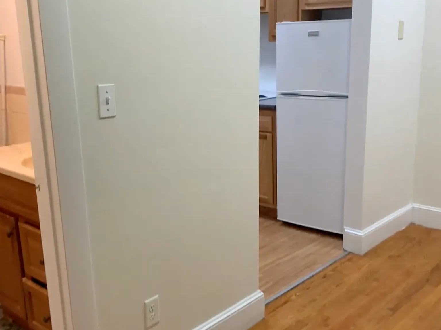 2 bed, 9999 sqft, $3,025 — Photo 4