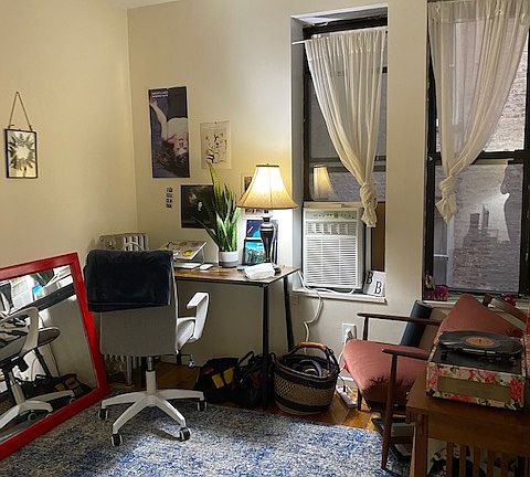 2nd image of 223 13th St APT 18
