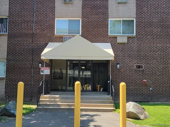 79 Claudia Drive APT 256, West Haven, CT 06516