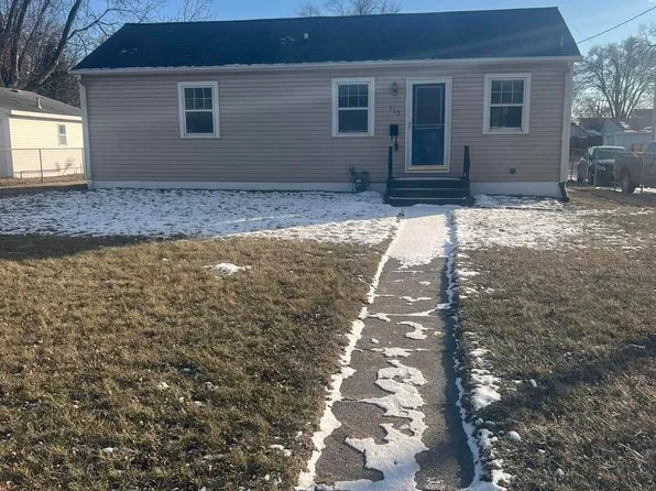 312 28th Ave, East Moline, IL 61244