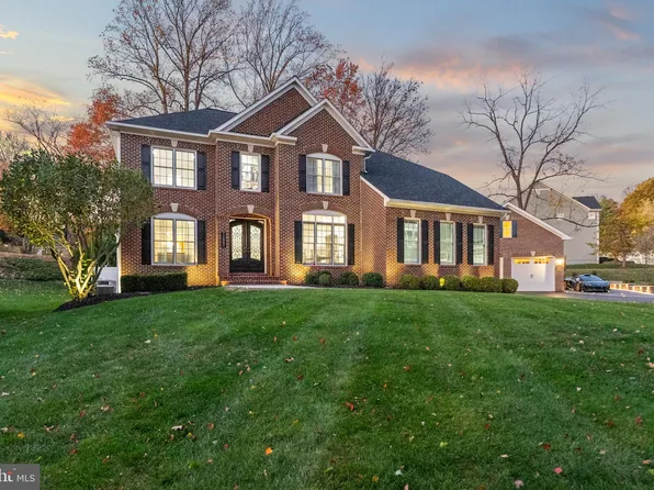 12882 Crouch Dr, Fairfax, VA 22030