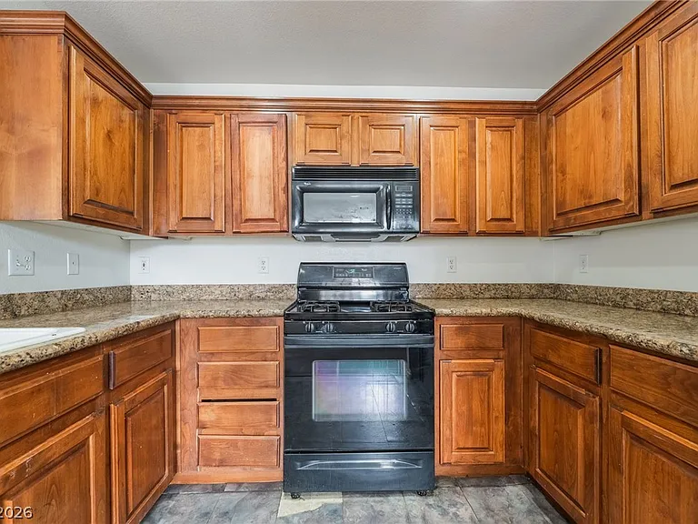 7858 Windhamridge Dr — Photo 7