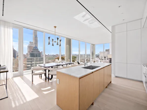 200 East 59th Street image 1 of 27